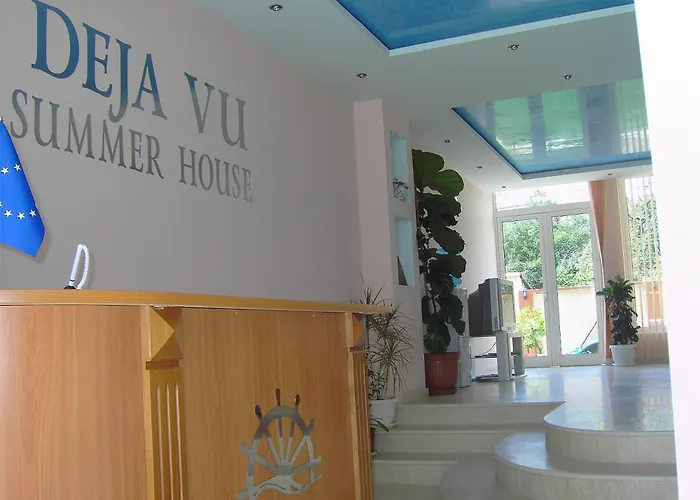 Отель Family Deja Vu Равда