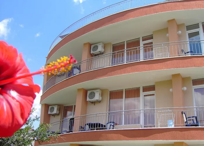 Отель Family Deja Vu