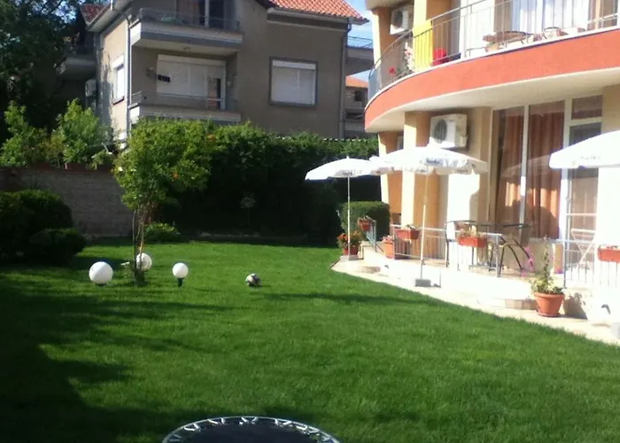 Family Deja Vu Равда