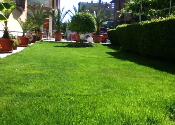 Отель Family Deja Vu 2*